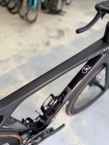Used Trek Madone SLR 7 Gen 8 2025 2025 Road & Gravel — image 11 of 24