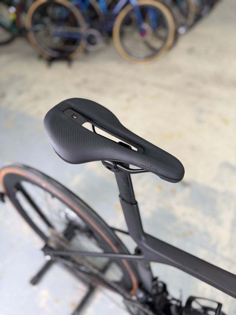 Used Trek Madone SLR 7 Gen 8 2025 2025 Road & Gravel — image 13 of 24