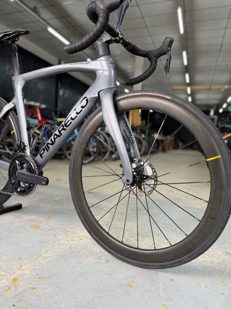 Used Pinarello Dogma F12 Di2 Carbon 2023 Road & Gravel, Light Gray — image 3 of 24