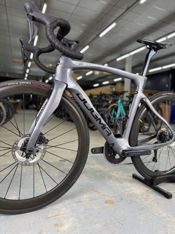 Used Pinarello Dogma F12 Di2 Carbon 2023 Road & Gravel, Light Gray — image 24 of 24
