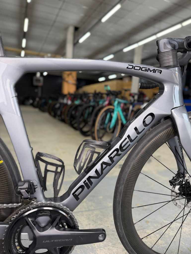 Used Pinarello Dogma F12 Di2 Carbon 2023 Road & Gravel, Light Gray — image 8 of 24