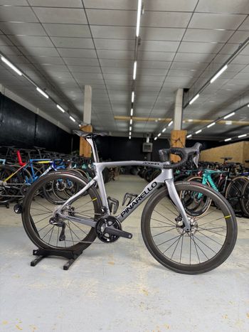 Used Pinarello Dogma F12 Di2 Carbon 2023 Racefiets & gravel