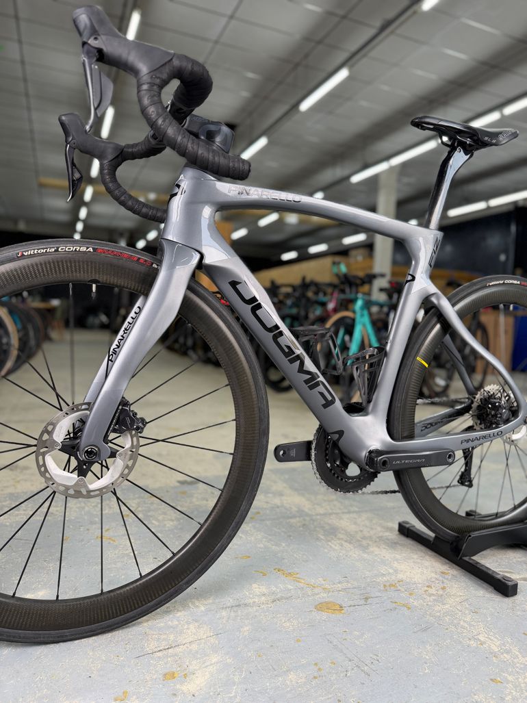 Used Pinarello Dogma F12 Di2 Carbon 2023 Road & Gravel, Light Gray — image 18 of 24