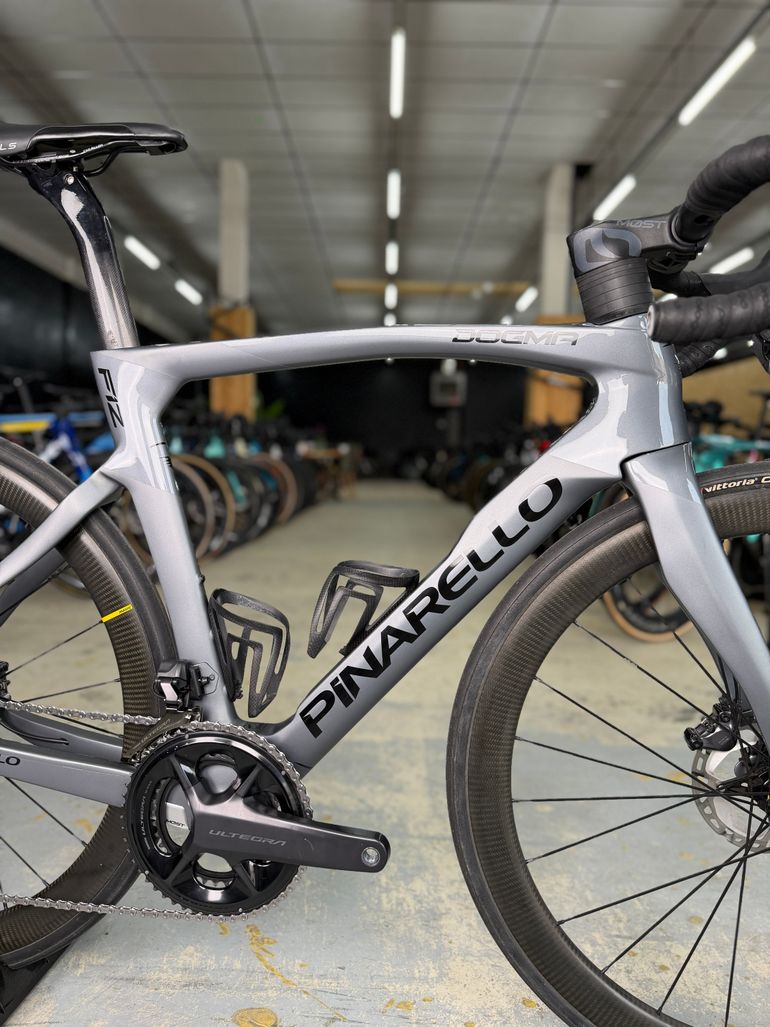 Used Pinarello Dogma F12 Di2 Carbon 2023 Road & Gravel, Light Gray — image 20 of 24
