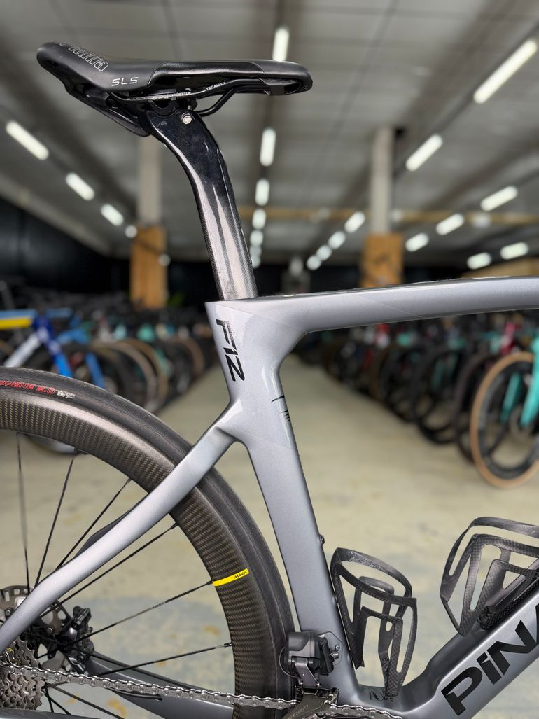 Used Pinarello Dogma F12 Di2 Carbon 2023 Road & Gravel, Light Gray — image 9 of 24