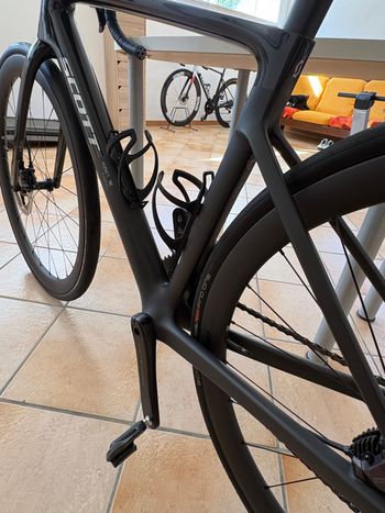 Used Scott Addict 20 2026 2026 Road & Gravel, Black — image 10 of 18
