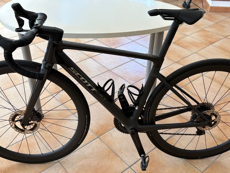 Used Scott Addict 20 2026 2026 Road & Gravel, Black — image 1 of 18