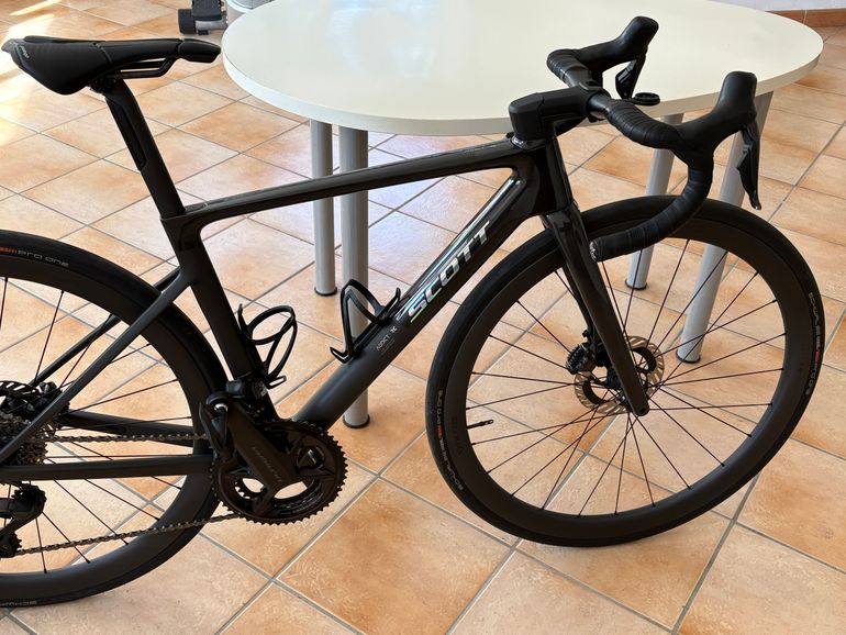 Used Scott Addict 20 2026 2026 Road & Gravel, Black — image 17 of 18