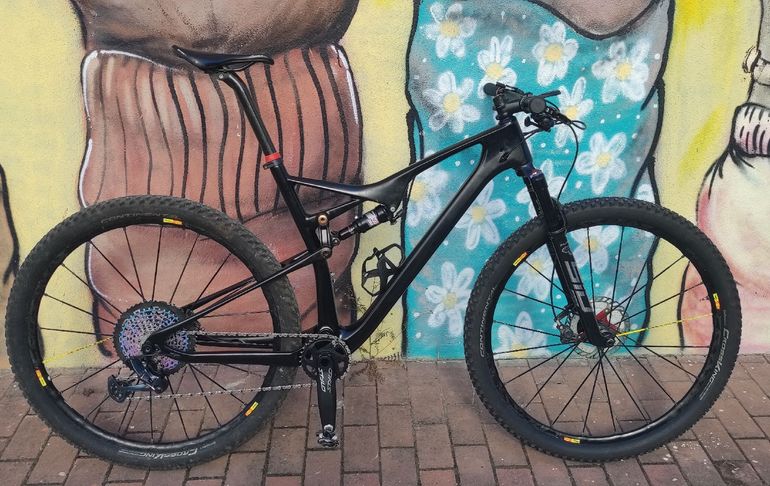 Used Carbon Pro Carbon Pro Custom SRAM GX Eagle 2020 Mountainbike, Black — image 1 of 7