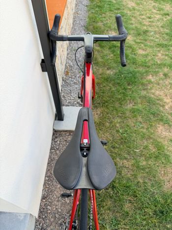 Used Canyon Ultimate CF SL 8 Disc 2022 2022 Road & Gravel, Red — image 5 of 10