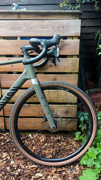 Used Canyon Grizl CF SL 6 AXS 2024 2024 Road & Gravel, Green — image 2 of 14