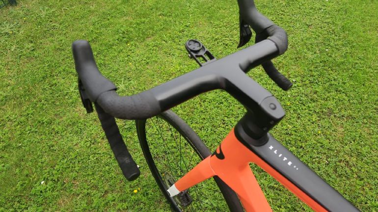 Used Rose XLITE 04 Ultegra Di2 2023 2023 Road & Gravel, Red — image 4 of 6
