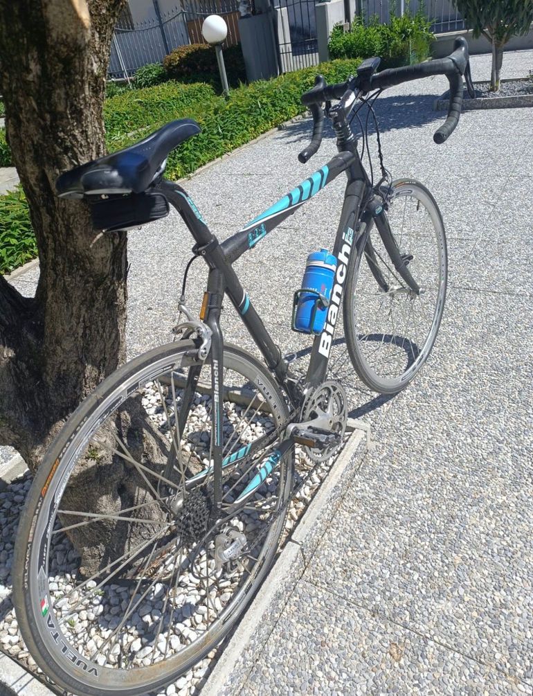 Used Bianchi Nirone Shimano Sora 2012 Road & Gravel — image 2 of 5