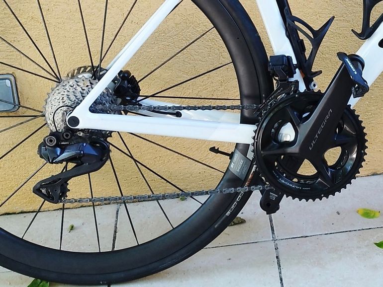Used Canyon Ultimate CF SLX 8 Di2 2025 2025 Road & Gravel — image 3 of 12