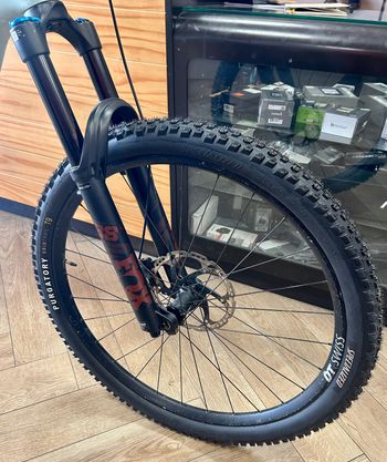Used Specialized Turbo Levo 3 Comp Carbon 2023 2023 Mountainbike, Green, 29, 27.5 — image 6 of 10