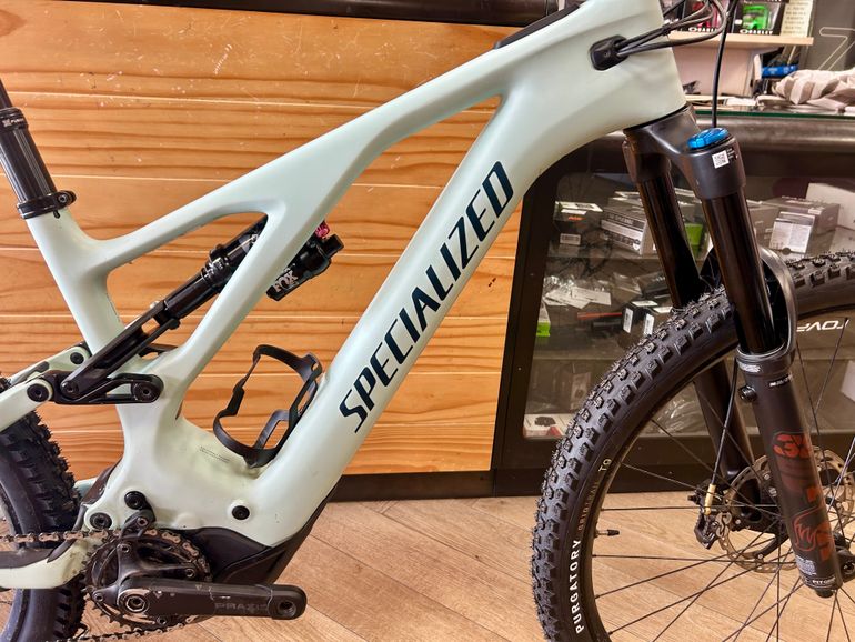 Used Specialized Turbo Levo 3 Comp Carbon 2023 2023 Mountainbike, Green, 29, 27.5 — image 3 of 10