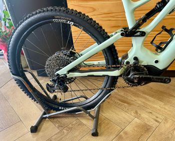 Used Specialized Turbo Levo 3 Comp Carbon 2023 2023 Mountainbike, Green, 29, 27.5 — image 4 of 10