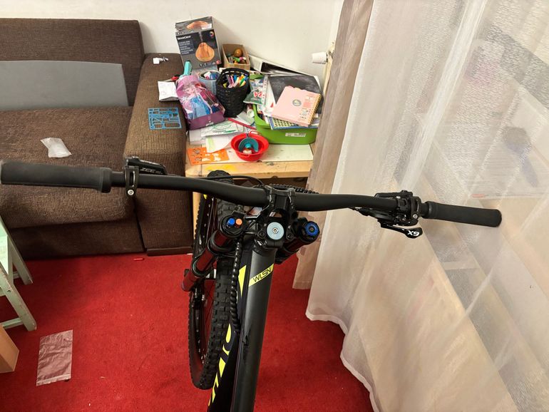 Used Devinci Devinci WLSN 2018 Mountainbike, Black — image 30 of 38