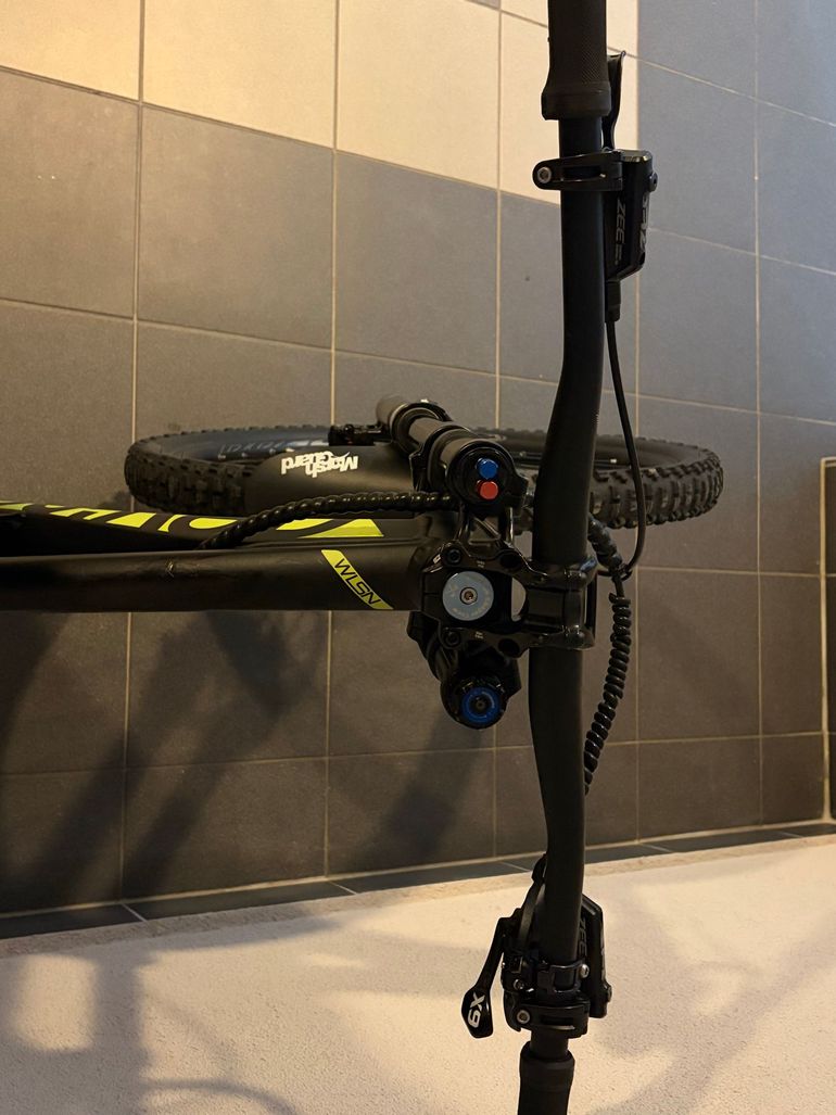 Used Devinci Devinci WLSN 2018 Mountainbike, Black — image 9 of 38