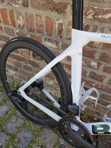 Bianchi Oltre Campagnolo Super Record EPS 2025 Road & Gravel usato, Bianco — immagine 18 di 19