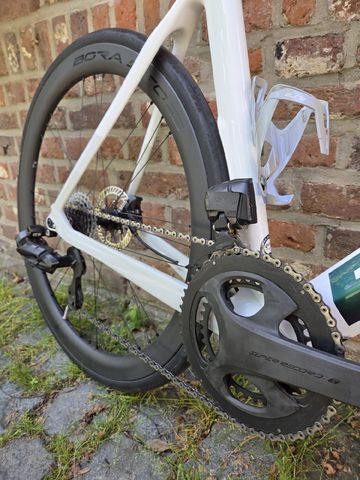 Bianchi Oltre Campagnolo Super Record EPS 2025 Road & Gravel usato, Bianco — immagine 4 di 19