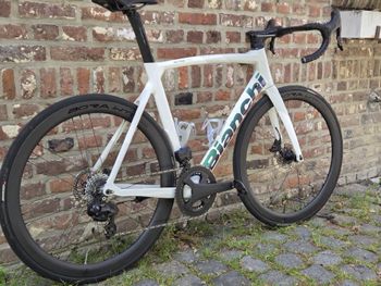 Used Bianchi Oltre Campagnolo Super Record EPS 2025 Road & Gravel, White — image 2 of 19