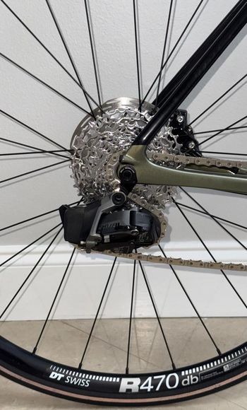 Used Cannondale SuperSix EVO Carbon Disc Rival AXS 2023 2023 Road & Gravel, Green — image 10 of 25