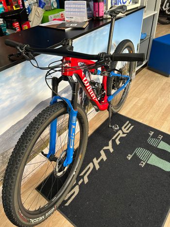 Used Wilier Urta Shimano Deore XT 2025 Mountainbike, Red — image 7 of 8