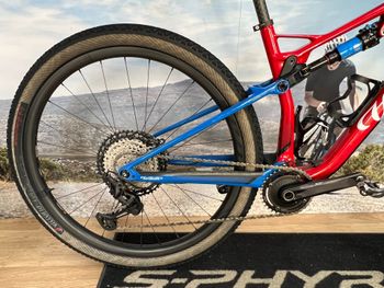 Used Wilier Urta Shimano Deore XT 2025 Mountainbike, Red — image 3 of 8