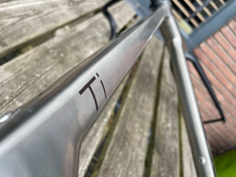 Used Bossi Bicycles Custom Frameset 2026 Road & Gravel, Light Gray — image 2 of 5