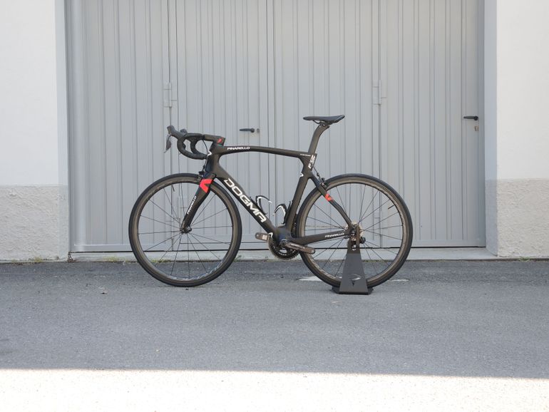 Pinarello Dogma F12 Disk Dura Ace Di2 Bike 2019 2019 Road & Gravel d'occasion — image 5 sur 5