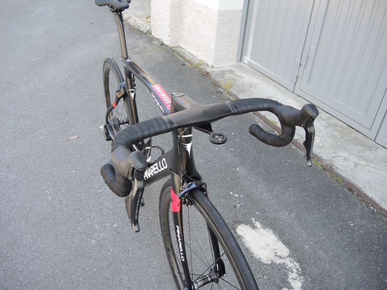 Pinarello Dogma F12 Disk Dura Ace Di2 Bike 2019 2019 Road & Gravel d'occasion — image 4 sur 5