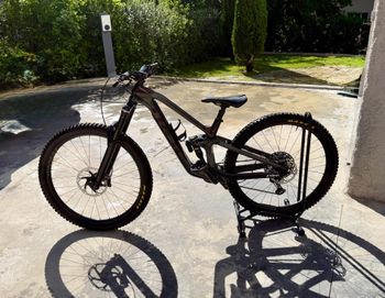 Used Trek Slash 9.8 XT 2022 2022 Mountainbike, Black, 29 — image 6 of 6