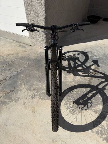 Used Trek Slash 9.8 XT 2022 2022 Mountainbike, Black, 29 — image 4 of 6