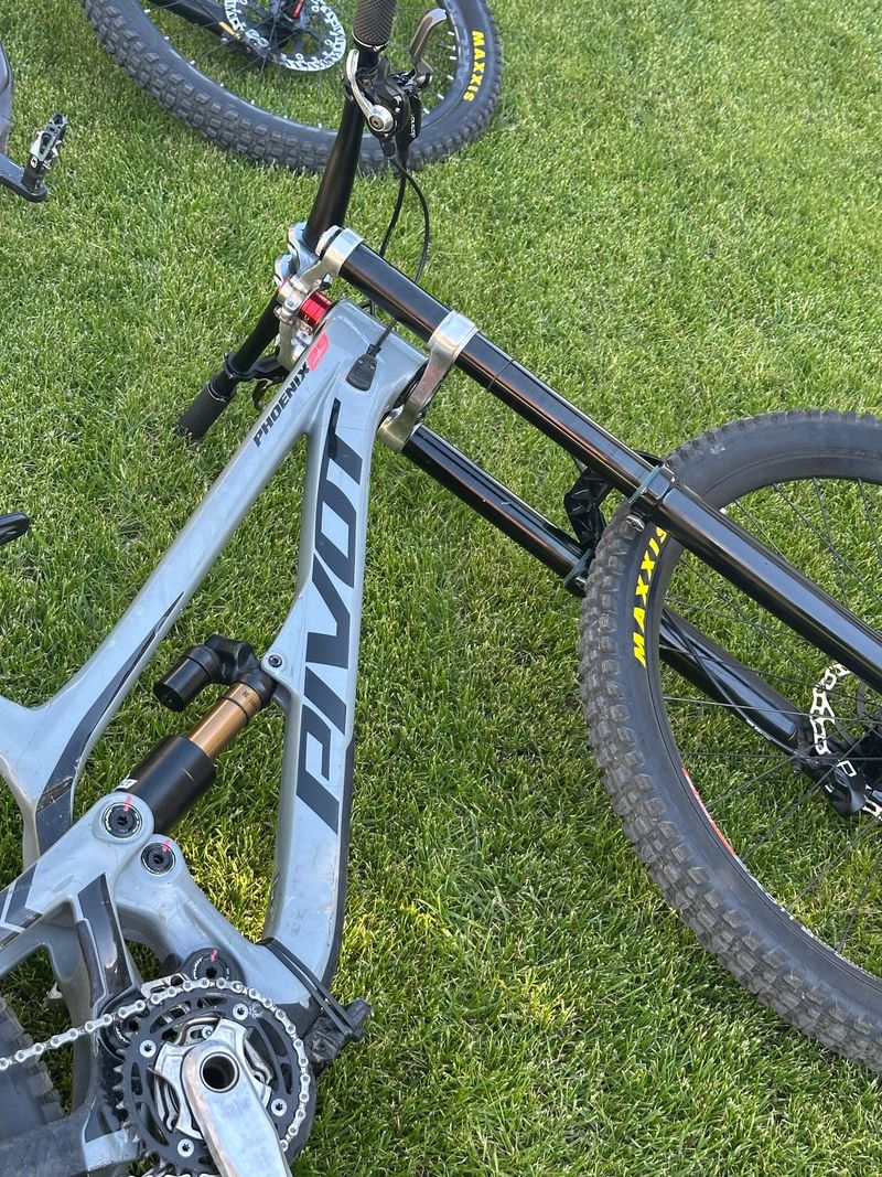 Pivot Phoenix SRAM GX 2023 Mountainbike d'occasion — image 2 sur 8