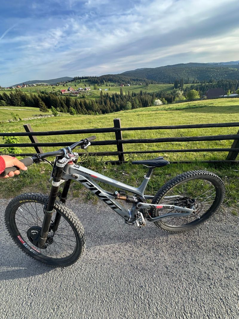 Pivot Phoenix SRAM GX 2023 Mountainbike d'occasion — image 7 sur 8