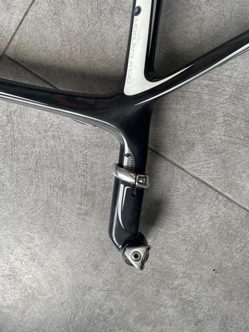 Used Trek Madone 5.2 H2 Compact 2014 Frameset 2014 Road & Gravel, Black — image 12 of 15