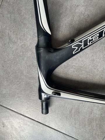 Used Trek Madone 5.2 H2 Compact 2014 Frameset 2014 Road & Gravel, Black — image 11 of 15
