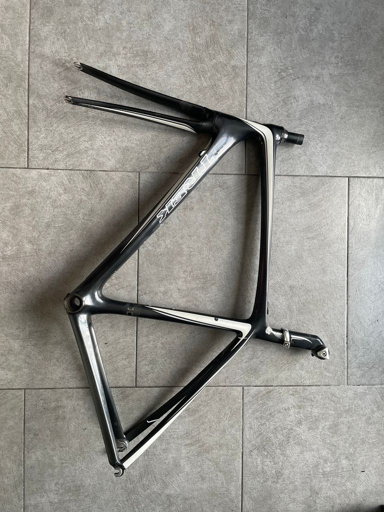 Used Trek Madone 5.2 H2 Compact 2014 Frameset 2014 Road & Gravel, Black — image 2 of 15