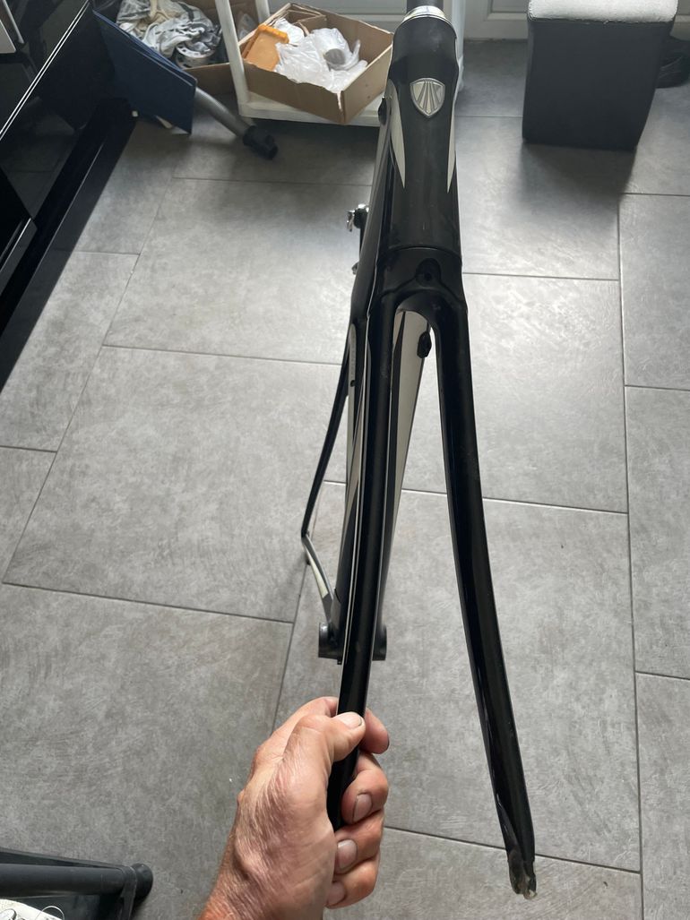 Used Trek Madone 5.2 H2 Compact 2014 Frameset 2014 Road & Gravel, Black — image 8 of 15
