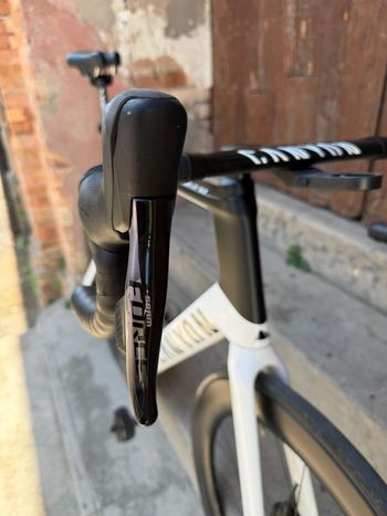 Used Canyon Aeroad CF SLX 8 Disc AXS 2022 2022 Road & Gravel, White — image 8 of 21