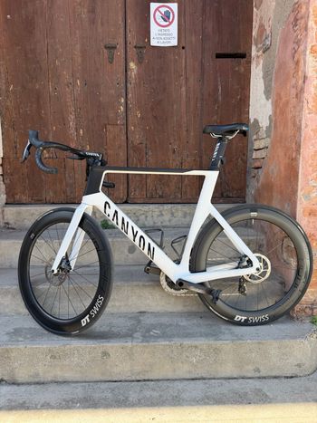 Used Canyon Aeroad CF SLX 8 Disc AXS 2022 2022 Road & Gravel, White — image 15 of 21