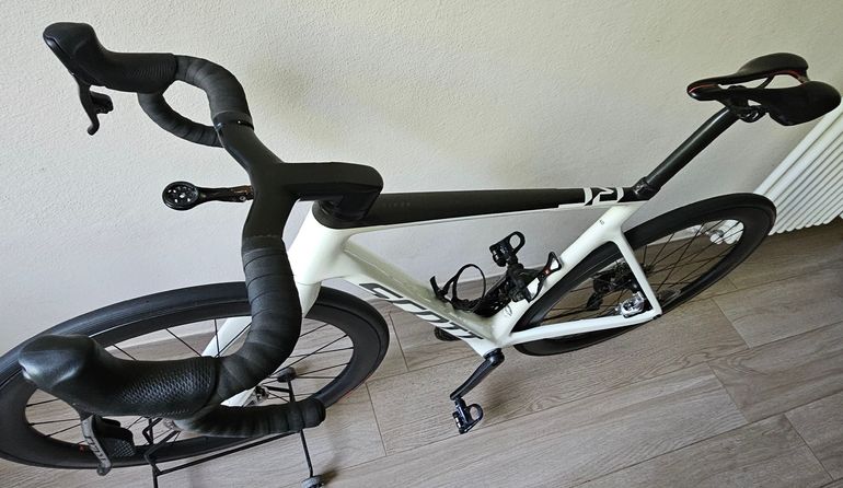 Used Scott Addict SRAM Red eTap AXS 2021 Road & Gravel, White — image 5 of 10