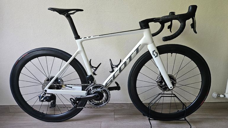 Used Scott Addict SRAM Red eTap AXS 2021 Road & Gravel, White — image 1 of 10