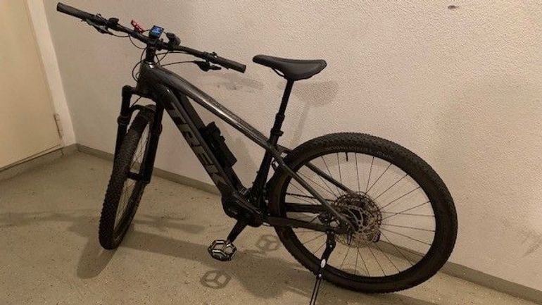 Used Trek Powerfly 7 2022 2022 Mountainbike, Light Gray, 27.5, 29 — image 7 of 11