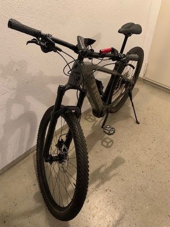 Used Trek Powerfly 7 2022 2022 Mountainbike, Light Gray, 27.5, 29 — image 9 of 11