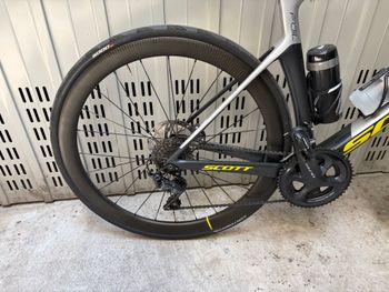 Used Scott Foil 20 disc silver/black 2019 2019 Road & Gravel — image 3 of 5