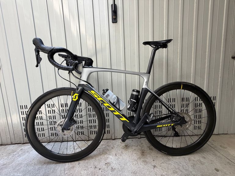 Used Scott Foil 20 disc silver/black 2019 2019 Road & Gravel — image 2 of 5