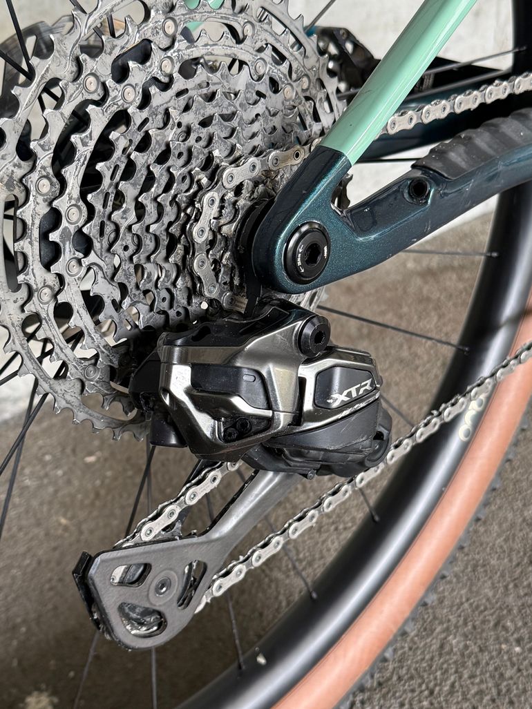 Used Orbea OIZ M-TEAM FACTORY 2025 2025 Mountainbike, Green, 29 — image 3 of 30