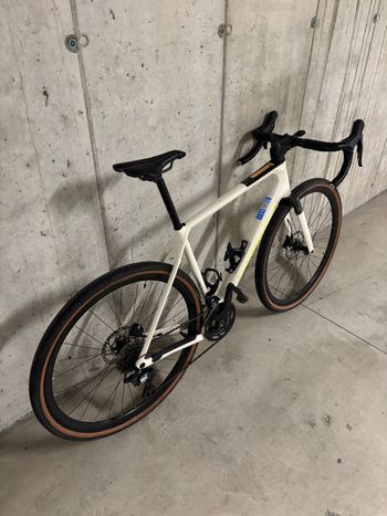 Used Orbea TERRA M20TEAM 2024 2024 Road & Gravel, White — image 4 of 8